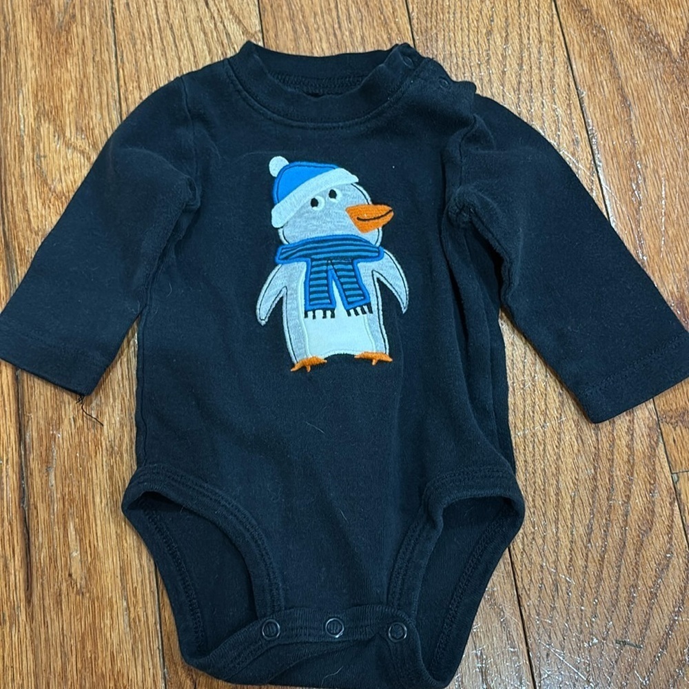 Carters 3 months long sleeve onesies bodysuit with cute winter penguin black